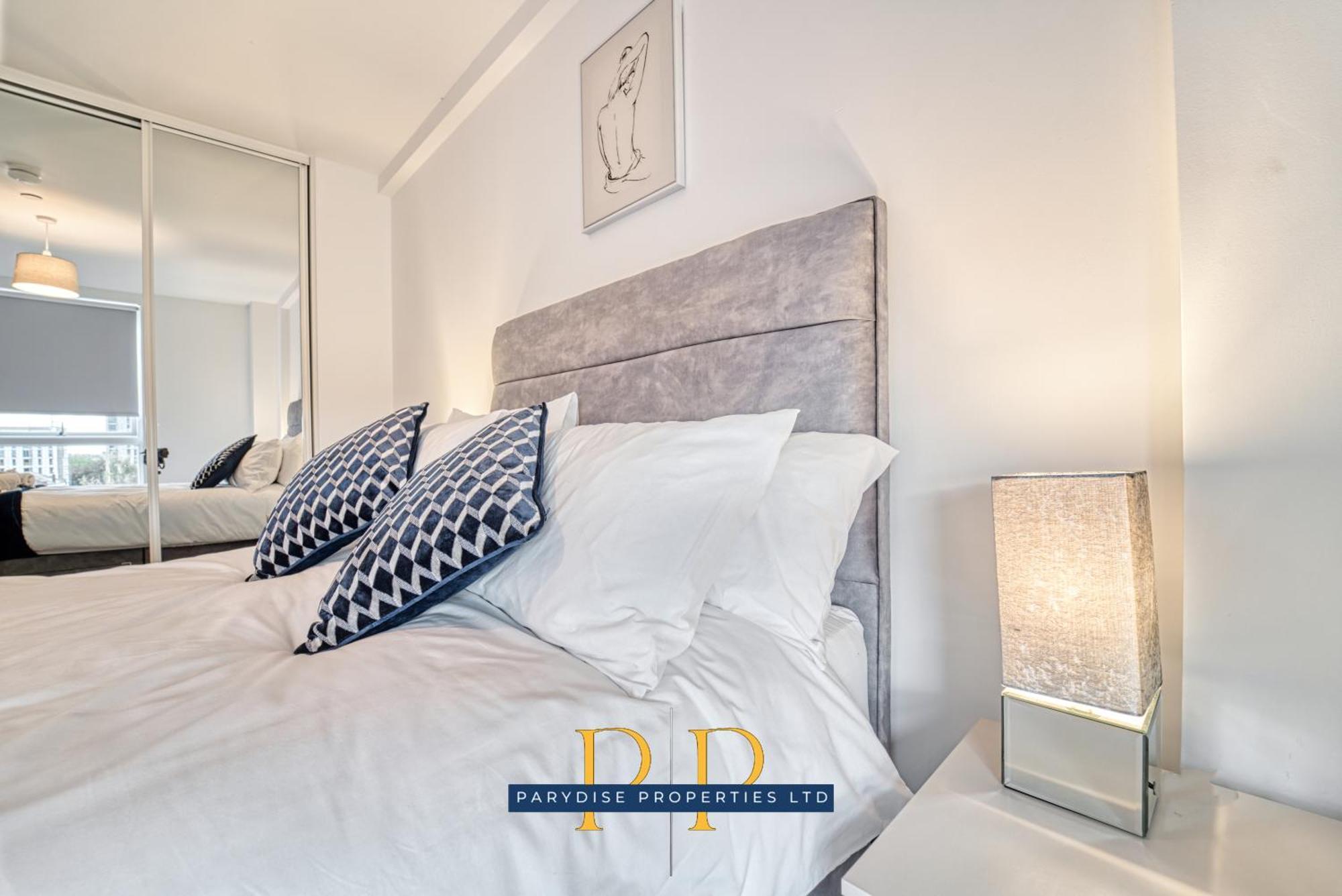 מנצ'סטר The Middlewood Plaza Suite - By Parydise Properties - Business Or Leisure Stays, Central Location, Sleeps 4, Salford מראה חיצוני תמונה
